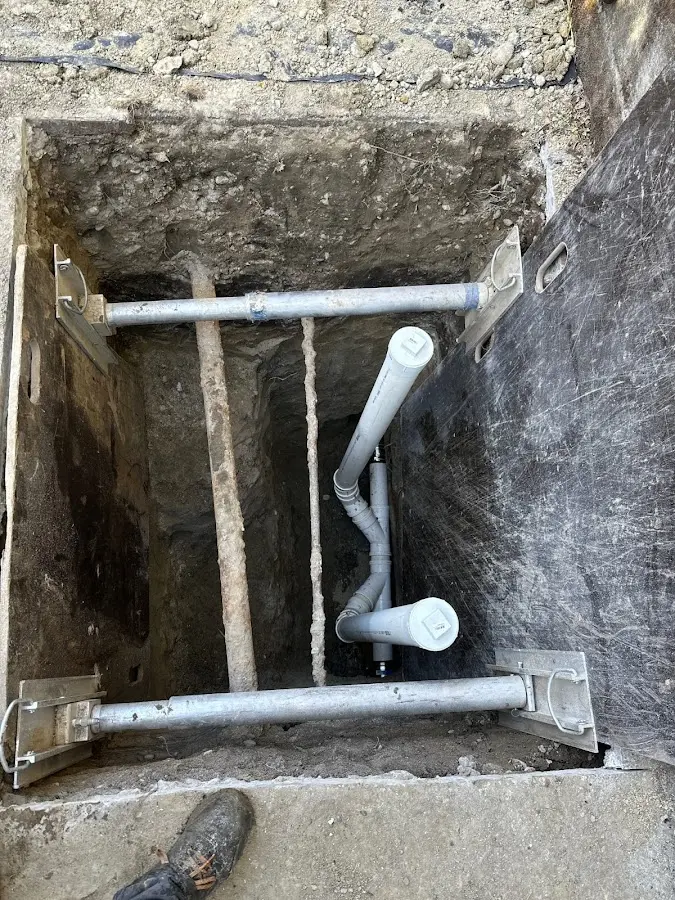 Experienced plumber completing Drain Cleaning work in Treasure Island
